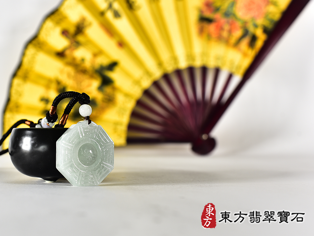 翡翠八卦項鍊玉珮(精工八卦太極,先天八卦:八卦牌A貨翡翠八卦玉珮、緬甸玉八卦玉墜)。八卦,ED633。訂做各種翡翠八卦吊墜玉珮項鍊。★附A貨翡翠雙證書 6.jpg