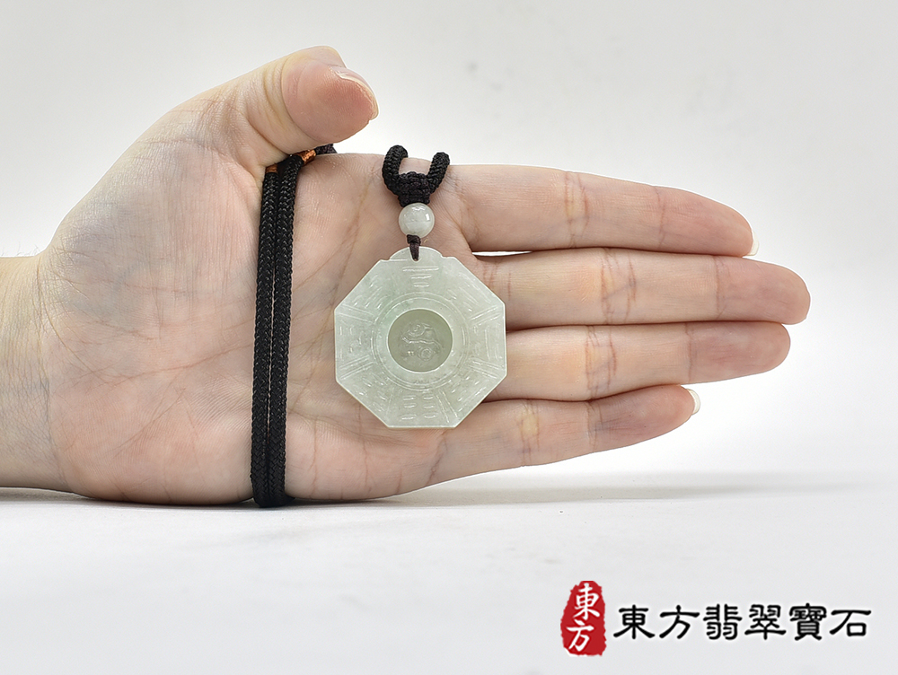 翡翠八卦項鍊玉珮(精工八卦太極,先天八卦:八卦牌A貨翡翠八卦玉珮、緬甸玉八卦玉墜)。八卦,ED633。訂做各種翡翠八卦吊墜玉珮項鍊。★附A貨翡翠雙證書 7.jpg