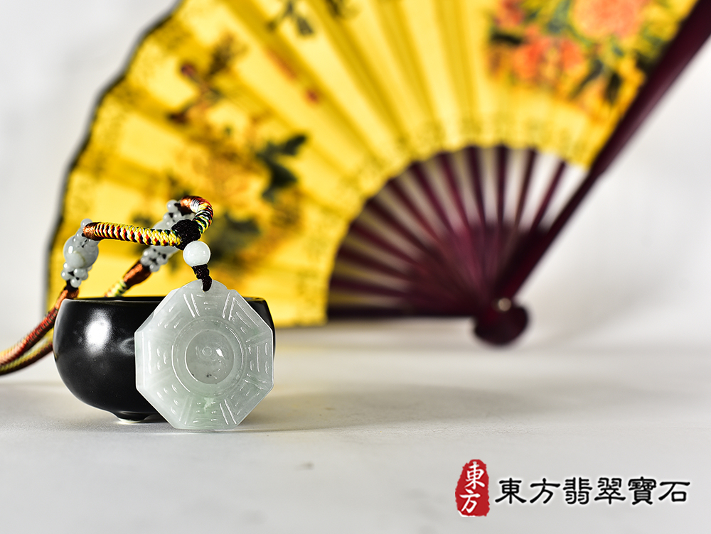 翡翠八卦項鍊玉珮(精工八卦太極,先天八卦:八卦牌A貨翡翠八卦玉珮、緬甸玉八卦玉墜)。八卦,ED634。訂做各種翡翠八卦吊墜玉珮項鍊。★附A貨翡翠雙證書 6.jpg