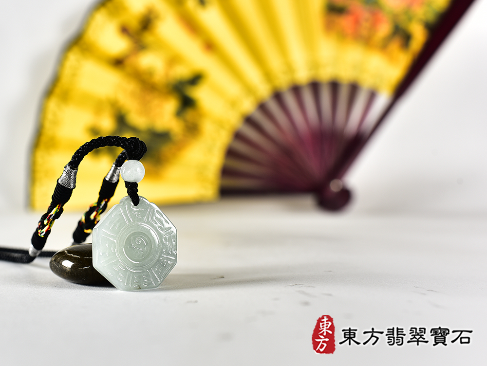 翡翠八卦項鍊玉珮(精工八卦太極,先天八卦:八卦牌A貨翡翠八卦玉珮、緬甸玉八卦玉墜)。八卦,ED645。訂做各種翡翠八卦吊墜玉珮項鍊。★附A貨翡翠雙證書 6.jpg