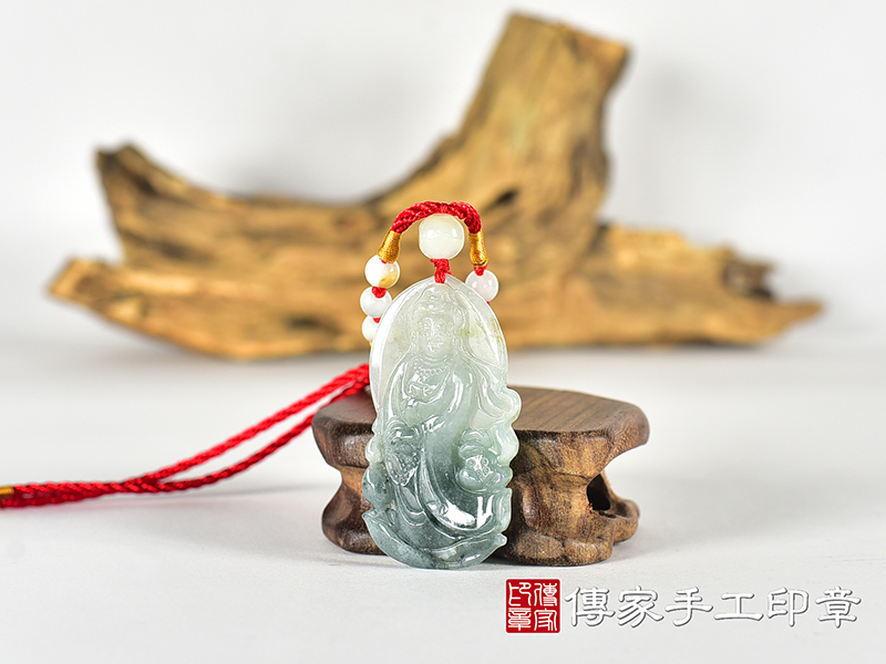翡翠觀音項鍊玉珮(觀世音菩薩:觀音牌A貨翡翠觀音玉珮、緬甸玉觀世音菩薩玉墜)。觀音,GY2208。客製化訂做各種翡翠觀音吊墜玉珮項鍊。★附A貨翡翠雙證書 1.jpg