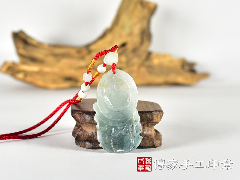 翡翠觀音項鍊玉珮(觀世音菩薩:觀音牌A貨翡翠觀音玉珮、緬甸玉觀世音菩薩玉墜)。觀音,GY2208。客製化訂做各種翡翠觀音吊墜玉珮項鍊。★附A貨翡翠雙證書 3.jpg