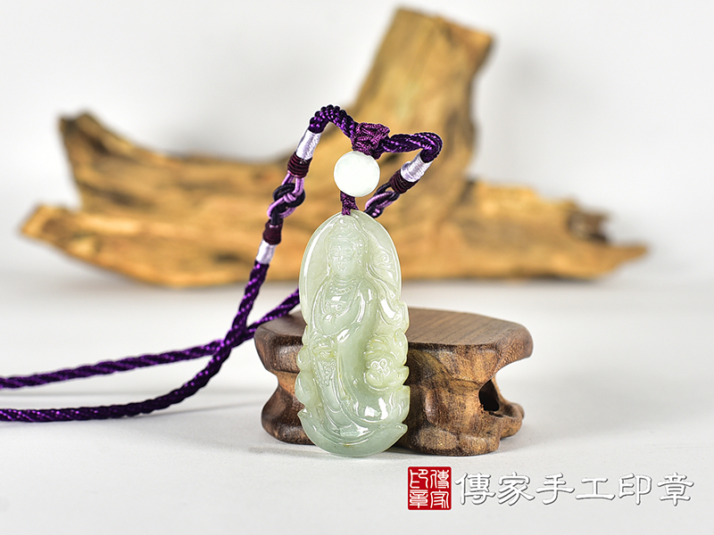 翡翠觀音項鍊玉珮(觀世音菩薩:觀音牌A貨翡翠觀音玉珮、緬甸玉觀世音菩薩玉墜)。觀音,GY2209。客製化訂做各種翡翠觀音吊墜玉珮項鍊。★附A貨翡翠雙證書 1.jpg