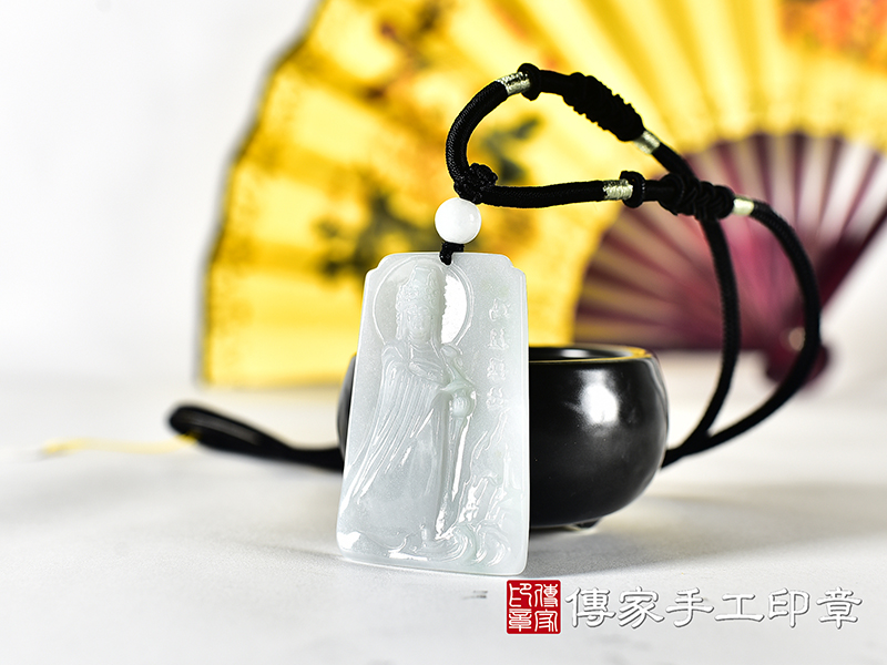 翡翠觀音項鍊玉珮(觀世音菩薩:觀音牌A貨翡翠觀音玉珮、緬甸玉觀世音菩薩玉墜)。觀音,GY2214。客製化訂做各種翡翠觀音吊墜玉珮項鍊。★附A貨翡翠雙證書 1.jpg