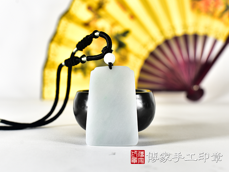 翡翠觀音項鍊玉珮(觀世音菩薩:觀音牌A貨翡翠觀音玉珮、緬甸玉觀世音菩薩玉墜)。觀音,GY2214。客製化訂做各種翡翠觀音吊墜玉珮項鍊。★附A貨翡翠雙證書 3.jpg