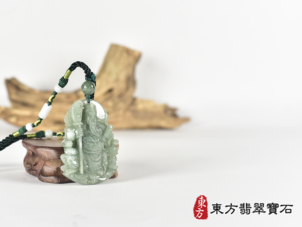 翡翠關公項鍊玉珮(關聖帝君:關公牌A貨翡翠關公玉珮、緬甸玉關公玉墜)。關公,KG788。客製化訂做各種翡翠關公吊墜玉珮項鍊。★附A貨翡翠雙證書 4.jpg