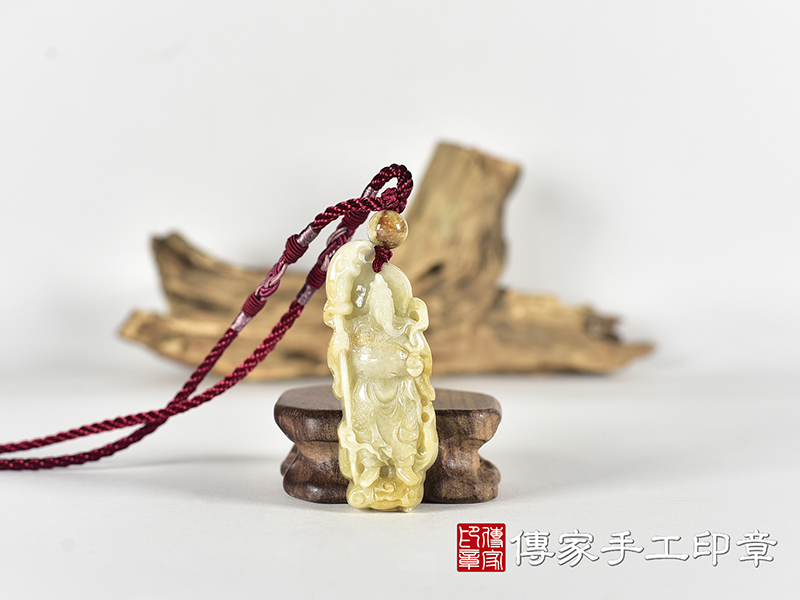 翡翠關公項鍊玉珮(關聖帝君:關公牌A貨翡翠關公玉珮、緬甸玉關公玉墜)。關公,KG789。客製化訂做各種翡翠關公吊墜玉珮項鍊。★附A貨翡翠雙證書 0.jpg