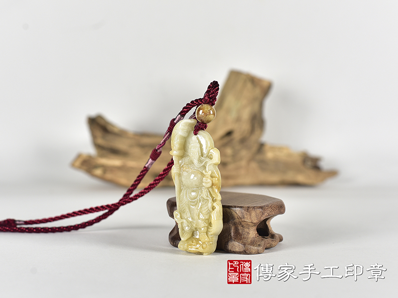 翡翠關公項鍊玉珮(關聖帝君:關公牌A貨翡翠關公玉珮、緬甸玉關公玉墜)。關公,KG789。客製化訂做各種翡翠關公吊墜玉珮項鍊。★附A貨翡翠雙證書 1.jpg