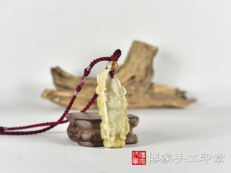 翡翠關公項鍊玉珮(關聖帝君:關公牌A貨翡翠關公玉珮、緬甸玉關公玉墜)。關公,KG789。客製化訂做各種翡翠關公吊墜玉珮項鍊。★附A貨翡翠雙證書 2.jpg