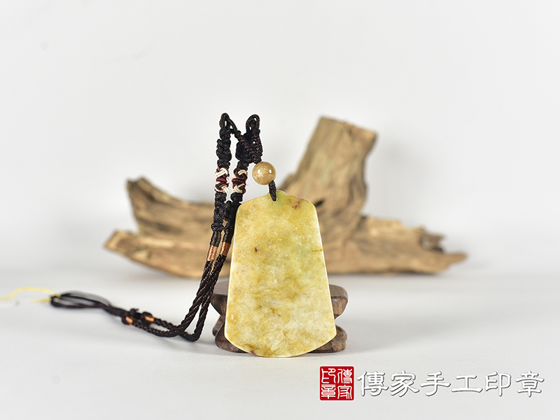 翡翠關公項鍊玉珮(關聖帝君:關公牌A貨翡翠關公玉珮、緬甸玉關公玉墜)。關公,KG790。客製化訂做各種翡翠關公吊墜玉珮項鍊。★附A貨翡翠雙證書 3.jpg