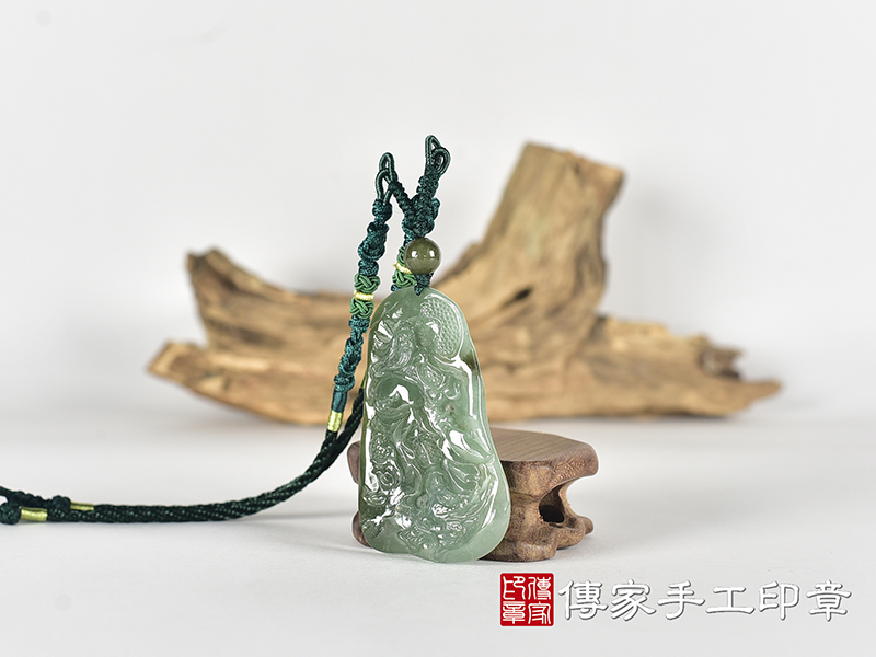 翡翠關公項鍊玉珮(關聖帝君:關公牌A貨翡翠關公玉珮、緬甸玉關公玉墜)。關公,KG791。客製化訂做各種翡翠關公吊墜玉珮項鍊。★附A貨翡翠雙證書 1.jpg