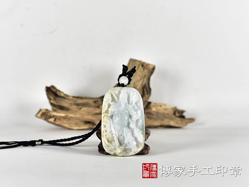 翡翠關公項鍊玉珮(關聖帝君:關公牌A貨翡翠關公玉珮、緬甸玉關公玉墜)。關公,KG793。客製化訂做各種翡翠關公吊墜玉珮項鍊。★附A貨翡翠雙證書 0.jpg