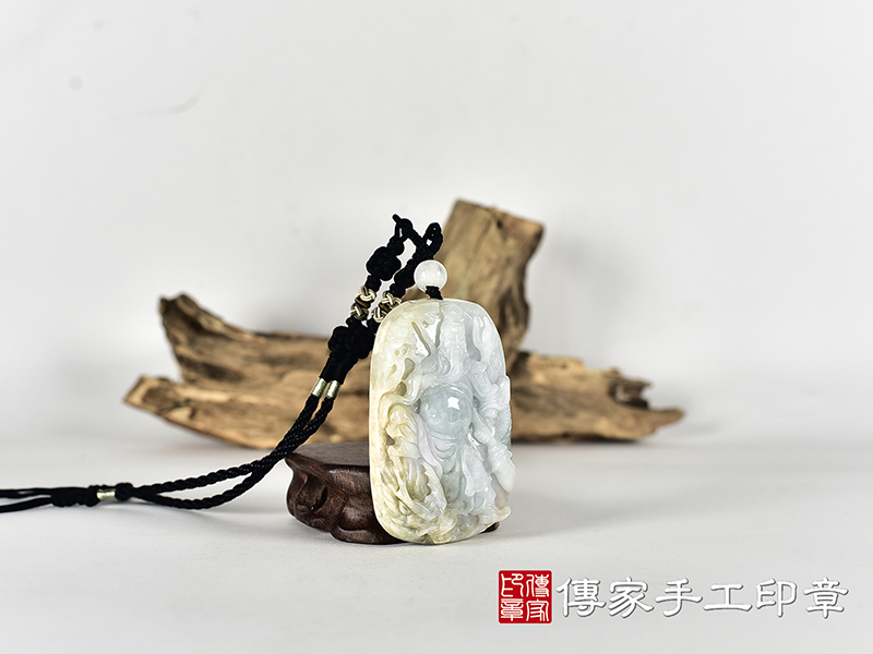 翡翠關公項鍊玉珮(關聖帝君:關公牌A貨翡翠關公玉珮、緬甸玉關公玉墜)。關公,KG793。客製化訂做各種翡翠關公吊墜玉珮項鍊。★附A貨翡翠雙證書 2.jpg