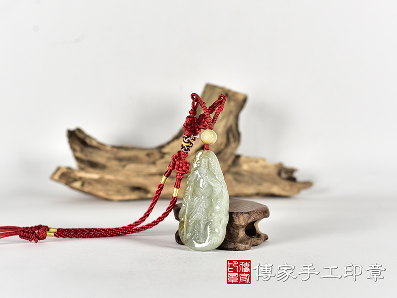 翡翠關公項鍊玉珮(關聖帝君:關公牌A貨翡翠關公玉珮、緬甸玉關公玉墜)。關公,KG795。客製化訂做各種翡翠關公吊墜玉珮項鍊。★附A貨翡翠雙證書 1.jpg