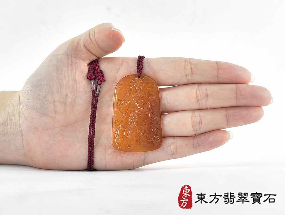 瑪瑙關公項鍊玉珮(關聖帝君:關公牌瑪瑙關公玉珮、玉髓關公玉墜)。紅瑪瑙玉髓關公,KG810。客製化訂做各種瑪瑙玉髓關公吊墜玉珮項鍊。★附東方翡翠寶石保證卡 5.jpg