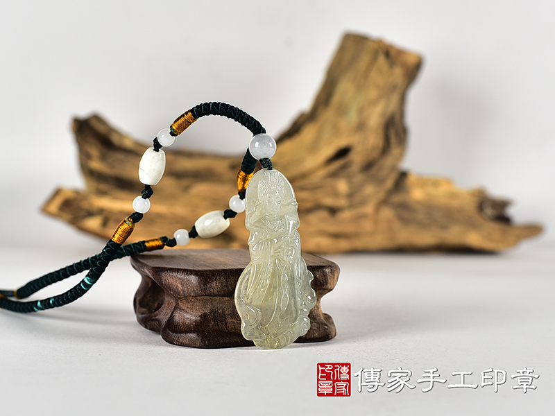 翡翠媽祖項鍊玉珮(天上聖母:媽祖牌A貨翡翠媽祖玉珮、緬甸玉媽祖玉墜)。綠色糯種媽祖,MD356。客製化訂做各種翡翠媽祖吊墜玉珮項鍊。★附A貨翡翠雙證書 2.jpg