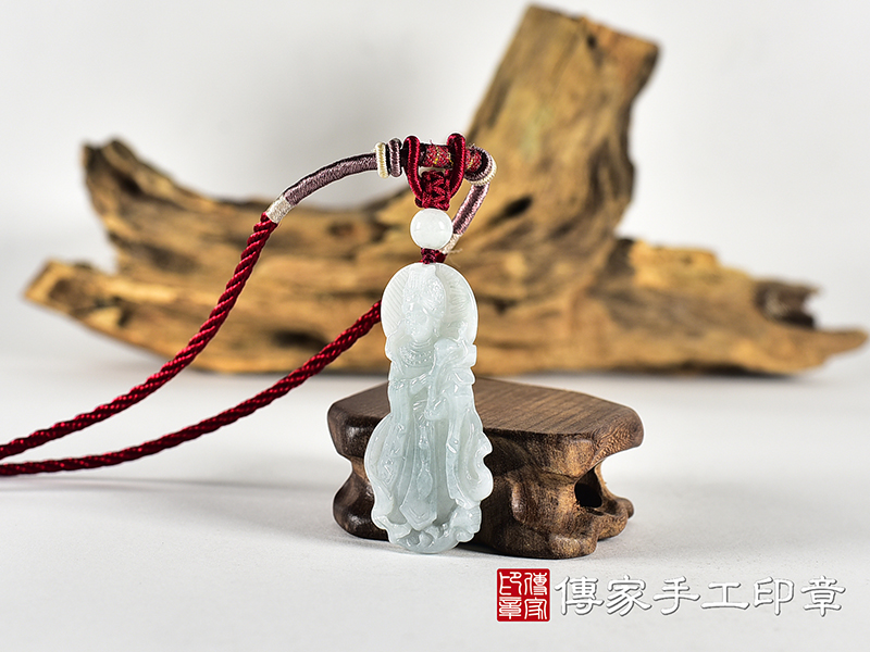 翡翠媽祖項鍊玉珮(天上聖母:媽祖牌A貨翡翠媽祖玉珮、緬甸玉媽祖玉墜)。綠色糯種媽祖,MD361。客製化訂做各種翡翠媽祖吊墜玉珮項鍊。★附A貨翡翠雙證書 1.jpg