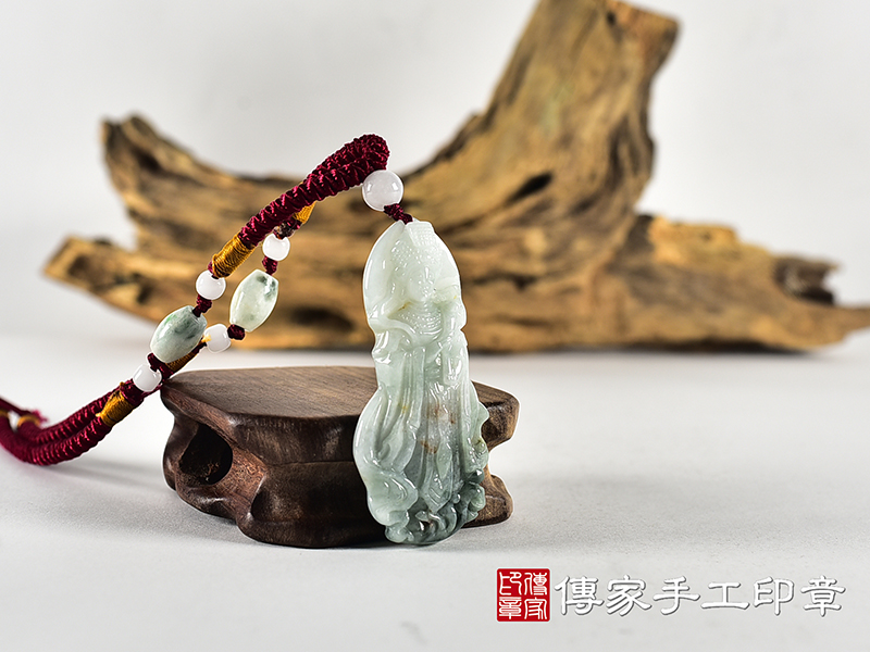 翡翠媽祖項鍊玉珮(天上聖母:媽祖牌A貨翡翠媽祖玉珮、緬甸玉媽祖玉墜)。綠色糯種媽祖,MD362。客製化訂做各種翡翠媽祖吊墜玉珮項鍊。★附A貨翡翠雙證書 2.jpg