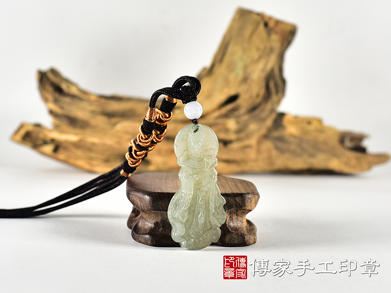 翡翠媽祖項鍊玉珮(天上聖母:媽祖牌A貨翡翠媽祖玉珮、緬甸玉媽祖玉墜)。綠色糯種媽祖,MD363。客製化訂做各種翡翠媽祖吊墜玉珮項鍊。★附A貨翡翠雙證書 0.jpg