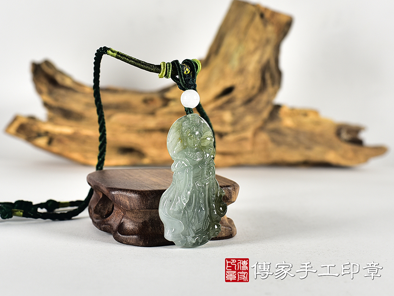 翡翠媽祖項鍊玉珮(天上聖母:媽祖牌A貨翡翠媽祖玉珮、緬甸玉媽祖玉墜)。綠色糯種媽祖,MD367。客製化訂做各種翡翠媽祖吊墜玉珮項鍊。★附A貨翡翠雙證書 2.jpg