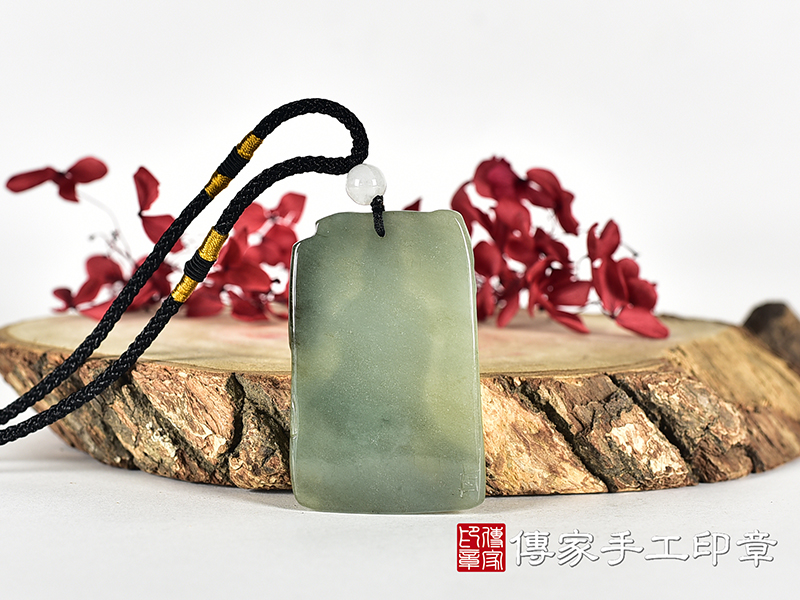 翡翠媽祖項鍊玉珮(天上聖母:媽祖牌A貨翡翠媽祖玉珮、緬甸玉媽祖玉墜)。綠色糯種媽祖,MD372。客製化訂做各種翡翠媽祖吊墜玉珮項鍊。★附A貨翡翠雙證書 3.jpg