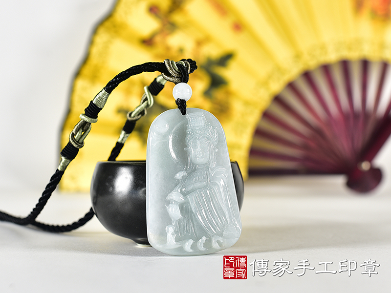 翡翠媽祖項鍊玉珮(天上聖母:媽祖牌A貨翡翠媽祖玉珮、緬甸玉媽祖玉墜)。綠色糯種媽祖,MD377。客製化訂做各種翡翠媽祖吊墜玉珮項鍊。★附A貨翡翠雙證書 2.jpg