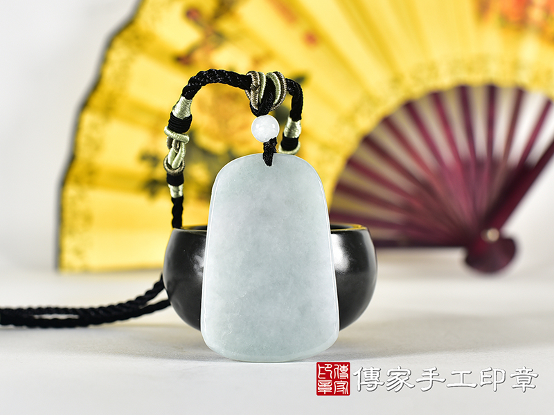 翡翠媽祖項鍊玉珮(天上聖母:媽祖牌A貨翡翠媽祖玉珮、緬甸玉媽祖玉墜)。綠色糯種媽祖,MD377。客製化訂做各種翡翠媽祖吊墜玉珮項鍊。★附A貨翡翠雙證書 3.jpg