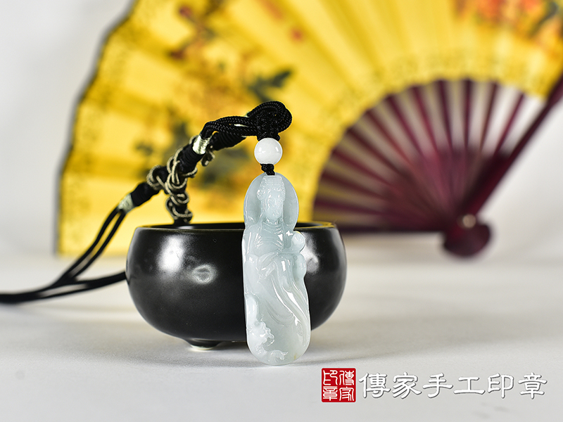 翡翠媽祖項鍊玉珮(天上聖母:媽祖牌A貨翡翠媽祖玉珮、緬甸玉媽祖玉墜)。綠色糯種媽祖,MD380。客製化訂做各種翡翠媽祖吊墜玉珮項鍊。★附A貨翡翠雙證書 2.jpg