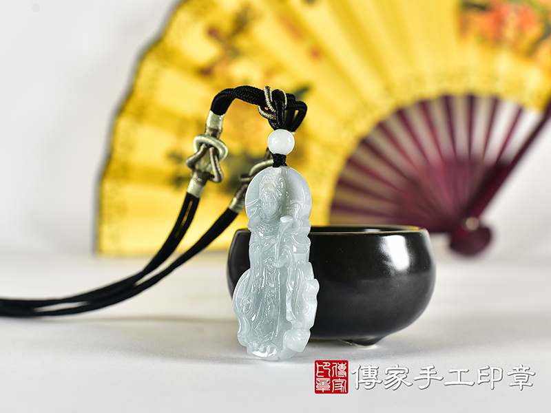 翡翠媽祖項鍊玉珮(天上聖母:媽祖牌A貨翡翠媽祖玉珮、緬甸玉媽祖玉墜)。綠色糯種媽祖,MD385。客製化訂做各種翡翠媽祖吊墜玉珮項鍊。★附A貨翡翠雙證書 2.jpg