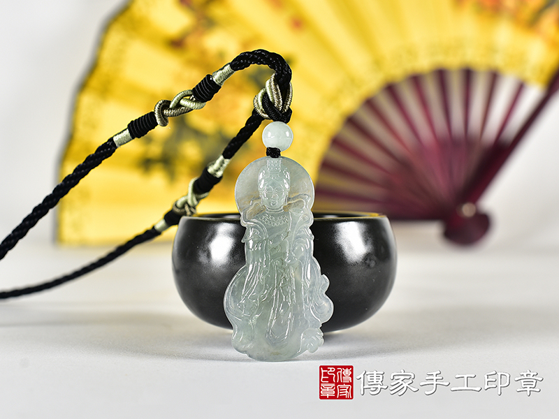 翡翠媽祖項鍊玉珮(天上聖母:媽祖牌A貨翡翠媽祖玉珮、緬甸玉媽祖玉墜)。綠色糯種媽祖,MD386。客製化訂做各種翡翠媽祖吊墜玉珮項鍊。★附A貨翡翠雙證書 0.jpg