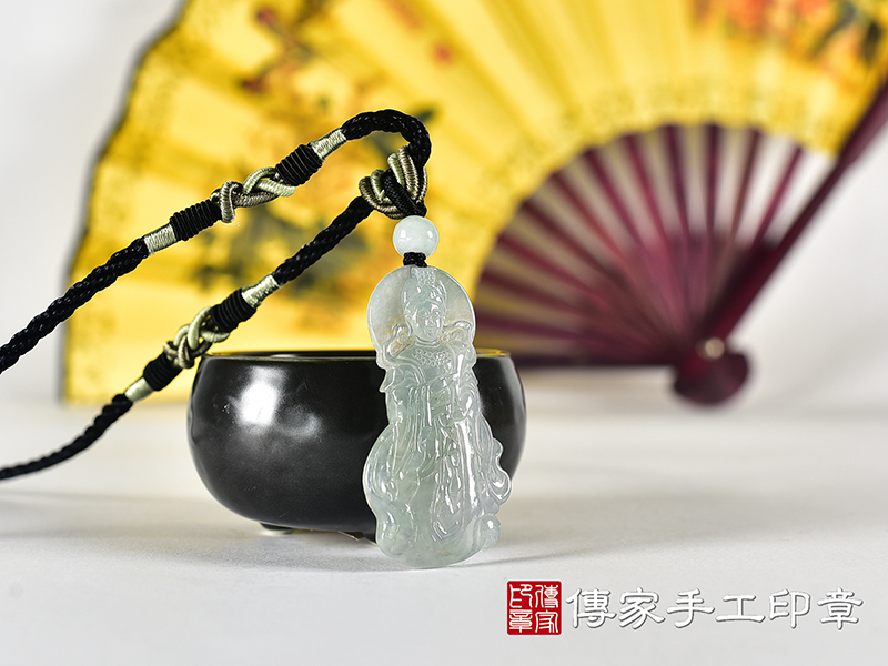 翡翠媽祖項鍊玉珮(天上聖母:媽祖牌A貨翡翠媽祖玉珮、緬甸玉媽祖玉墜)。綠色糯種媽祖,MD386。客製化訂做各種翡翠媽祖吊墜玉珮項鍊。★附A貨翡翠雙證書 1.jpg