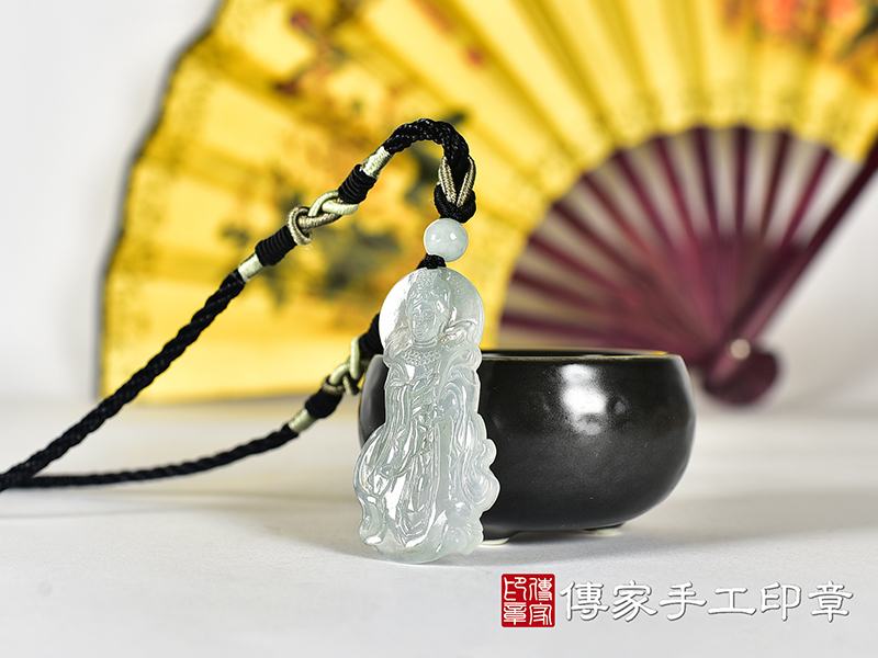 翡翠媽祖項鍊玉珮(天上聖母:媽祖牌A貨翡翠媽祖玉珮、緬甸玉媽祖玉墜)。綠色糯種媽祖,MD386。客製化訂做各種翡翠媽祖吊墜玉珮項鍊。★附A貨翡翠雙證書 2.jpg