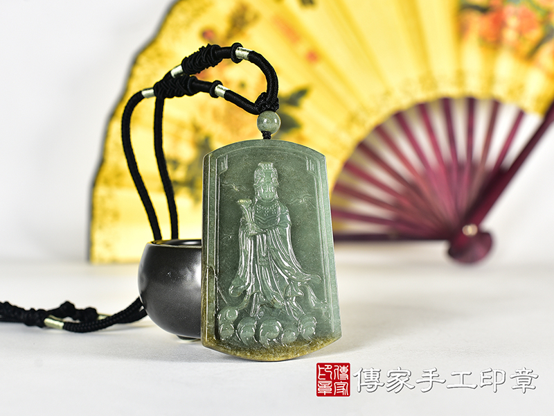 翡翠媽祖項鍊玉珮(天上聖母:媽祖牌A貨翡翠媽祖玉珮、緬甸玉媽祖玉墜)。綠色糯種媽祖,MD399。客製化訂做各種翡翠媽祖吊墜玉珮項鍊。★附A貨翡翠雙證書 2.jpg