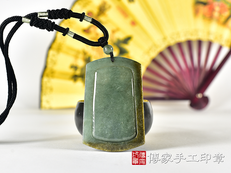 翡翠媽祖項鍊玉珮(天上聖母:媽祖牌A貨翡翠媽祖玉珮、緬甸玉媽祖玉墜)。綠色糯種媽祖,MD399。客製化訂做各種翡翠媽祖吊墜玉珮項鍊。★附A貨翡翠雙證書 3.jpg