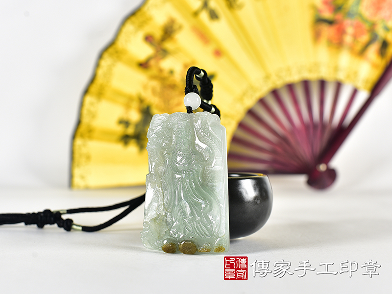 翡翠媽祖項鍊玉珮(天上聖母:媽祖牌A貨翡翠媽祖玉珮、緬甸玉媽祖玉墜)。綠色糯種媽祖,MD402。客製化訂做各種翡翠媽祖吊墜玉珮項鍊。★附A貨翡翠雙證書 1.jpg