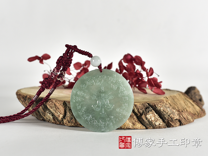 翡翠六字真言唵嘛呢叭咪吽項鍊玉珮(六字真言唵嘛呢叭咪吽、六字大明咒:六字真言唵嘛呢叭咪吽牌翡翠六字真言唵嘛呢叭咪吽玉珮、緬甸玉六字真言唵嘛呢叭咪吽玉墜)。SL032。 3.jpg