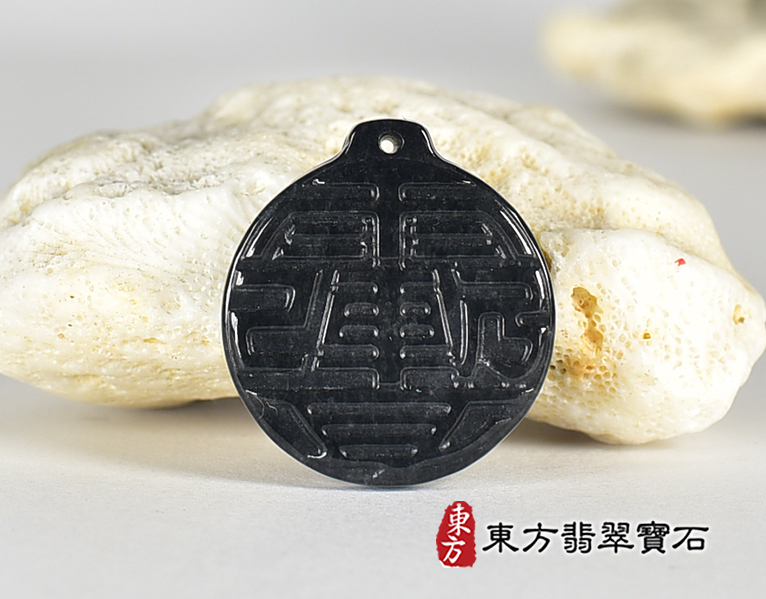 黑翡翠雨漸耳項鍊玉珮(雨漸耳A貨翡翠令牌玉珮、緬甸玉令牌玉墜)。黑色烏雞種令牌,FP066。客製化訂做各種翡翠令牌吊墜玉珮項鍊。★附A貨翡翠雙證書 3.jpg