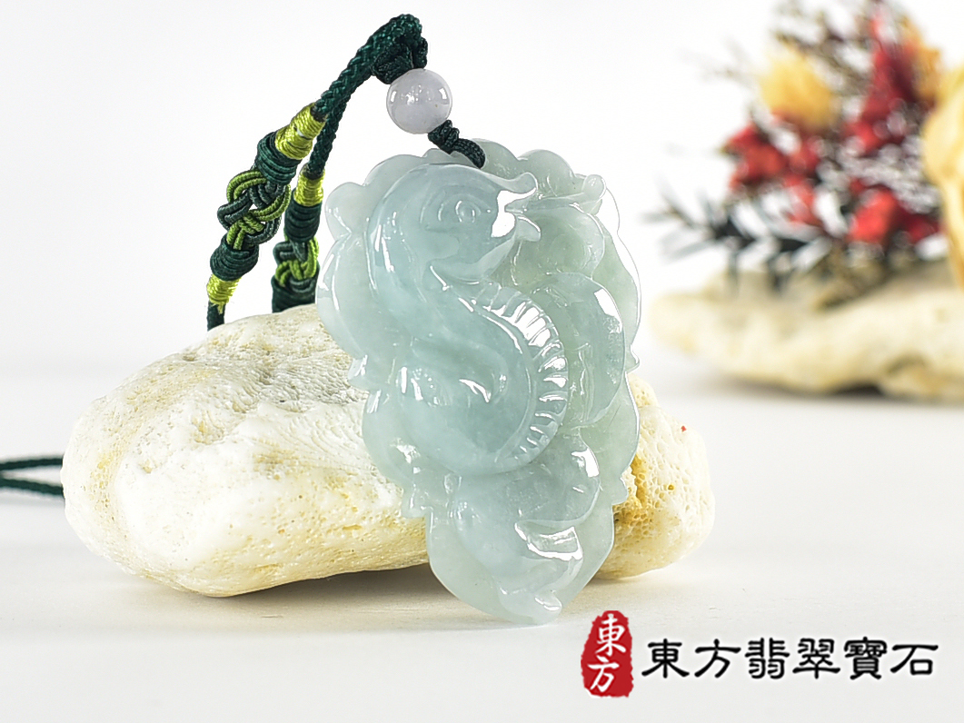 翡翠蛇項鍊玉珮(靈蛇舞動:蛇牌A貨翡翠蛇玉珮、緬甸玉蛇玉墜、蛇十二生肖項鍊)。糯種春帶彩蛇,SN057。客製化訂做各種翡翠蛇吊墜玉珮項鍊。★附A貨翡翠雙證書 2.jpg