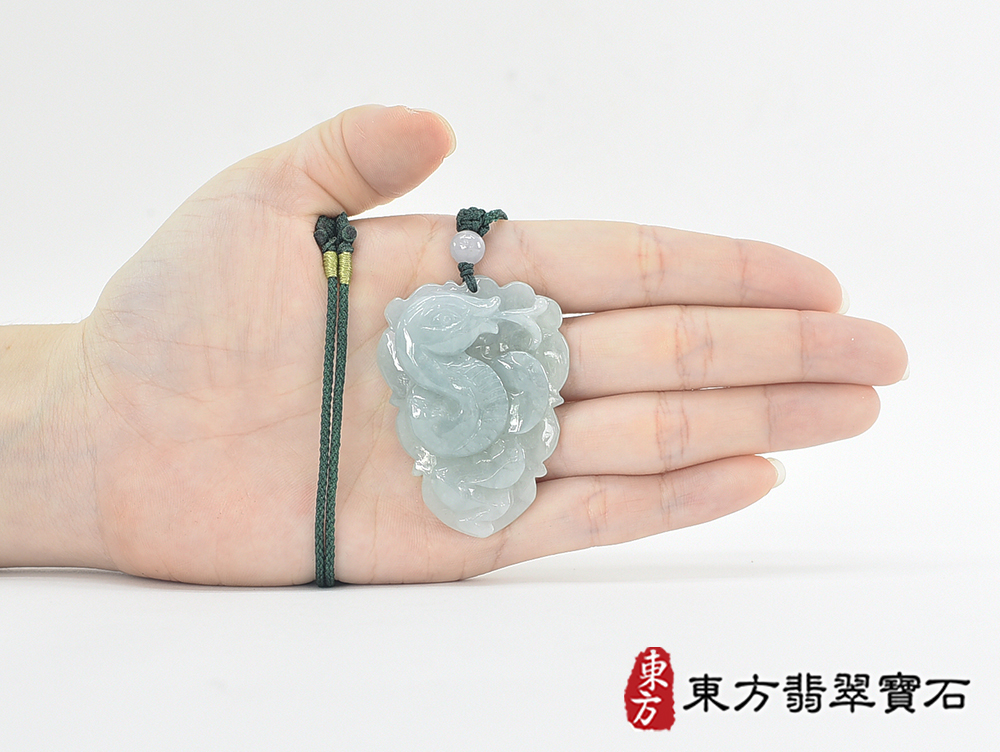 翡翠蛇項鍊玉珮(靈蛇舞動:蛇牌A貨翡翠蛇玉珮、緬甸玉蛇玉墜、蛇十二生肖項鍊)。糯種春帶彩蛇,SN057。客製化訂做各種翡翠蛇吊墜玉珮項鍊。★附A貨翡翠雙證書 5.jpg