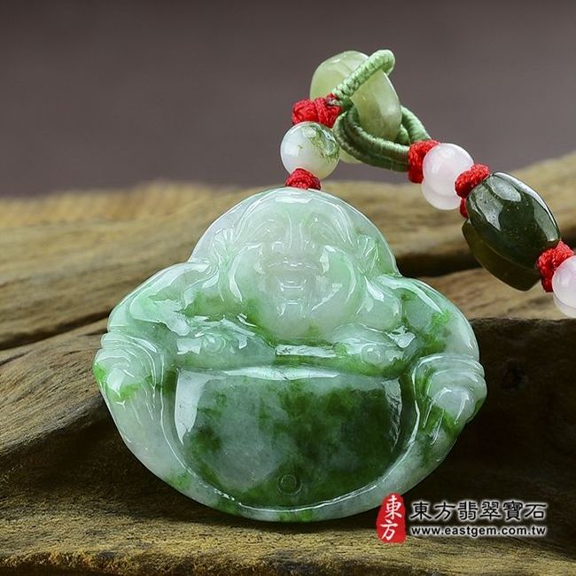天然A貨緬甸翡翠白底青飄綠花彌勒佛玉珮項鍊｜笑口常開・福氣滿滿・慈悲寬容・吉祥如意・平安順遂｜翡翠彌勒佛玉墜／彌勒佛牌／緬甸玉吊墜・天然飄綠花色澤自然・細膩溫潤翡翠質地・客製化訂做｜附A貨翡翠雙證書｜ML015