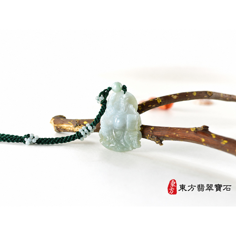 翡翠關公項鍊玉珮｜關聖帝君昂首立身・威德鎮護・守正聚福・家業安穩｜A貨翡翠綠色糯種・玉質溫厚・色澤柔雅・立體精雕｜緬甸玉關公玉墜・關公牌玉珮KG526｜客製化訂做各式翡翠關公吊墜玉珮項鍊｜附A貨翡翠雙證書7