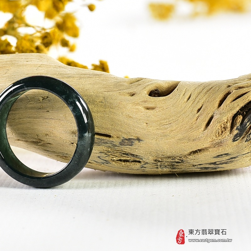 翡翠戒指|天然玉石玉戒・日常配戴與送禮款式|圓滿和合・平安順遂・吉祥如意・福氣常伴・情緣長久|翡翠玉戒・版指戒・板指戒・結婚戒指・男女對戒・情侶對戒|可客製化訂做各式翡翠戒指、吊墜、玉珮與項鍊|RNG1098|商品照片與資料介紹 6 翡翠戒指|天然玉石玉戒・日常配戴與送禮款式|圓滿和合・平安順遂・吉祥如意・福氣常伴・情緣長久|翡翠玉戒・版指戒・板指戒・結婚戒指・男女對戒・情侶對戒|可客製化訂做各式翡翠戒指、吊墜、玉珮與項鍊|RNG1098|商品照片與資料介紹 6