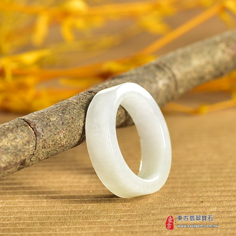 翡翠戒指|天然玉石玉戒・日常配戴與送禮款式|圓滿和合・平安順遂・吉祥如意・福氣常伴・情緣長久|翡翠玉戒・版指戒・板指戒・結婚戒指・男女對戒・情侶對戒|可客製化訂做各式翡翠戒指、吊墜、玉珮與項鍊|RNG1174|商品照片與資料介紹 7 翡翠戒指|天然玉石玉戒・日常配戴與送禮款式|圓滿和合・平安順遂・吉祥如意・福氣常伴・情緣長久|翡翠玉戒・版指戒・板指戒・結婚戒指・男女對戒・情侶對戒|可客製化訂做各式翡翠戒指、吊墜、玉珮與項鍊|RNG1174|商品照片與資料介紹 7