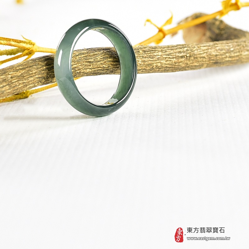 翡翠戒指|天然玉石玉戒・日常配戴與送禮款式|圓滿和合・平安順遂・吉祥如意・福氣常伴・情緣長久|翡翠玉戒・版指戒・板指戒・結婚戒指・男女對戒・情侶對戒|可客製化訂做各式翡翠戒指、吊墜、玉珮與項鍊|RNG1106|商品照片與資料介紹 5 翡翠戒指|天然玉石玉戒・日常配戴與送禮款式|圓滿和合・平安順遂・吉祥如意・福氣常伴・情緣長久|翡翠玉戒・版指戒・板指戒・結婚戒指・男女對戒・情侶對戒|可客製化訂做各式翡翠戒指、吊墜、玉珮與項鍊|RNG1106|商品照片與資料介紹 5