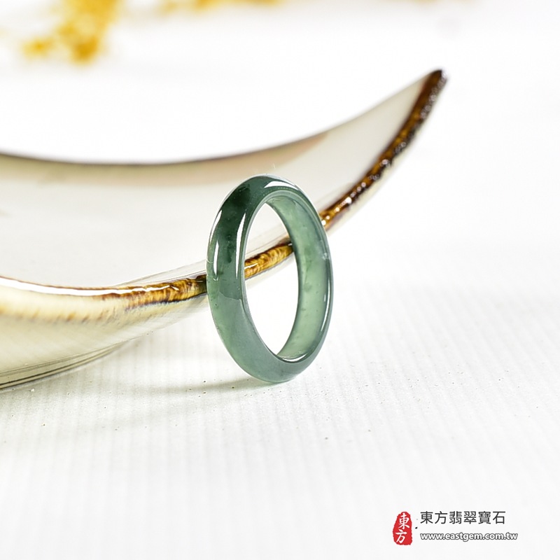 翡翠戒指|天然玉石玉戒・日常配戴與送禮款式|圓滿和合・平安順遂・吉祥如意・福氣常伴・情緣長久|翡翠玉戒・版指戒・板指戒・結婚戒指・男女對戒・情侶對戒|可客製化訂做各式翡翠戒指、吊墜、玉珮與項鍊|RNG1102|商品照片與資料介紹 7 翡翠戒指|天然玉石玉戒・日常配戴與送禮款式|圓滿和合・平安順遂・吉祥如意・福氣常伴・情緣長久|翡翠玉戒・版指戒・板指戒・結婚戒指・男女對戒・情侶對戒|可客製化訂做各式翡翠戒指、吊墜、玉珮與項鍊|RNG1102|商品照片與資料介紹 7