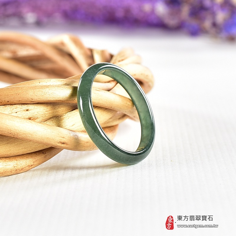 翡翠戒指|天然玉石玉戒・日常配戴與送禮款式|圓滿和合・平安順遂・吉祥如意・福氣常伴・情緣長久|翡翠玉戒・版指戒・板指戒・結婚戒指・男女對戒・情侶對戒|可客製化訂做各式翡翠戒指、吊墜、玉珮與項鍊|RNG1109|商品照片與資料介紹 6 翡翠戒指|天然玉石玉戒・日常配戴與送禮款式|圓滿和合・平安順遂・吉祥如意・福氣常伴・情緣長久|翡翠玉戒・版指戒・板指戒・結婚戒指・男女對戒・情侶對戒|可客製化訂做各式翡翠戒指、吊墜、玉珮與項鍊|RNG1109|商品照片與資料介紹 6