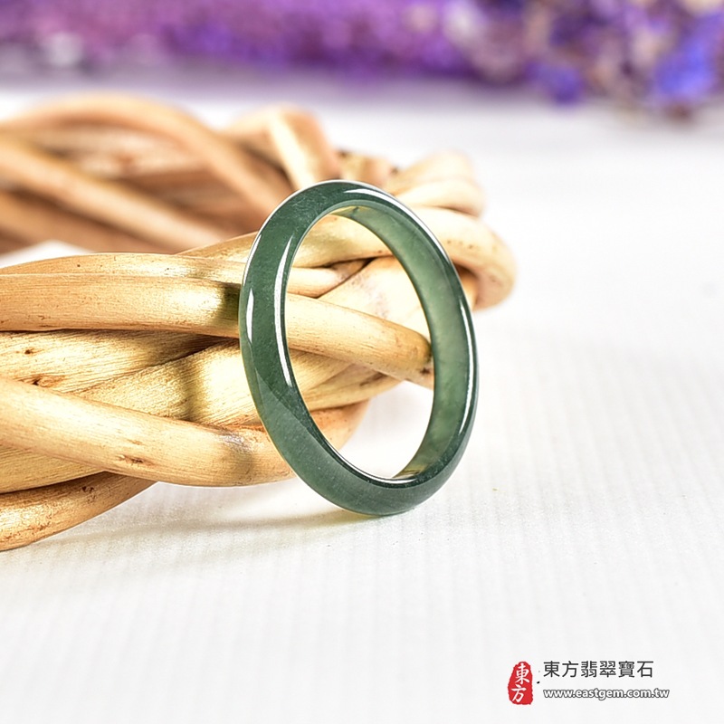 翡翠戒指|天然玉石玉戒・日常配戴與送禮款式|圓滿和合・平安順遂・吉祥如意・福氣常伴・情緣長久|翡翠玉戒・版指戒・板指戒・結婚戒指・男女對戒・情侶對戒|可客製化訂做各式翡翠戒指、吊墜、玉珮與項鍊|RNG1109|商品照片與資料介紹 5 翡翠戒指|天然玉石玉戒・日常配戴與送禮款式|圓滿和合・平安順遂・吉祥如意・福氣常伴・情緣長久|翡翠玉戒・版指戒・板指戒・結婚戒指・男女對戒・情侶對戒|可客製化訂做各式翡翠戒指、吊墜、玉珮與項鍊|RNG1109|商品照片與資料介紹 5