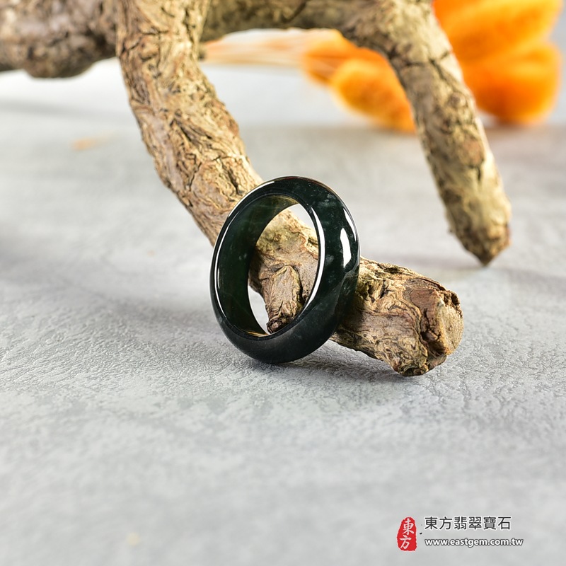 A貨緬甸天然翡翠戒指|綠深綠油青種平口戒|天然翡翠玉戒・天然玉石戒指・深綠油青種翡翠・綠色翡翠戒指・平口戒款式|圓滿和合・平安順遂・吉祥如意・福氣常伴・情緣長久|翡翠玉戒・版指戒・板指戒・結婚戒指・男女對戒・情侶對戒|可客製化訂做各式翡翠戒指、吊墜、玉珮與項鍊|RNG881|附A貨翡翠雙證書 6 A貨緬甸天然翡翠戒指|綠深綠油青種平口戒|天然翡翠玉戒・天然玉石戒指・深綠油青種翡翠・綠色翡翠戒指・平口戒款式|圓滿和合・平安順遂・吉祥如意・福氣常伴・情緣長久|翡翠玉戒・版指戒・板指戒・結婚戒指・男女對戒・情侶對戒|可客製化訂做各式翡翠戒指、吊墜、玉珮與項鍊|RNG881|附A貨翡翠雙證書 6
