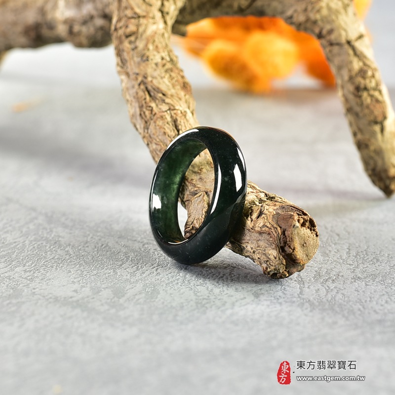 A貨緬甸天然翡翠戒指|綠深綠油青種平口戒|天然翡翠玉戒・天然玉石戒指・深綠油青種翡翠・綠色翡翠戒指・平口戒款式|圓滿和合・平安順遂・吉祥如意・福氣常伴・情緣長久|翡翠玉戒・版指戒・板指戒・結婚戒指・男女對戒・情侶對戒|可客製化訂做各式翡翠戒指、吊墜、玉珮與項鍊|RNG881|附A貨翡翠雙證書 7 A貨緬甸天然翡翠戒指|綠深綠油青種平口戒|天然翡翠玉戒・天然玉石戒指・深綠油青種翡翠・綠色翡翠戒指・平口戒款式|圓滿和合・平安順遂・吉祥如意・福氣常伴・情緣長久|翡翠玉戒・版指戒・板指戒・結婚戒指・男女對戒・情侶對戒|可客製化訂做各式翡翠戒指、吊墜、玉珮與項鍊|RNG881|附A貨翡翠雙證書 7