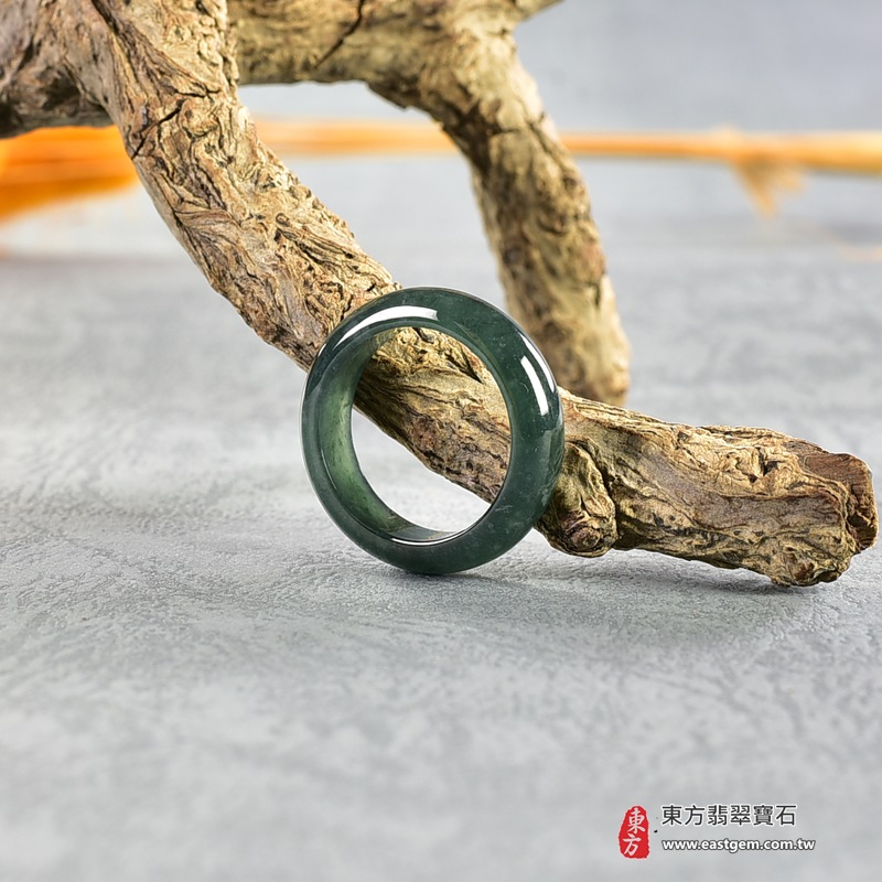 A貨緬甸天然翡翠戒指|綠深綠油青種平口戒|天然翡翠玉戒・天然玉石戒指・深綠油青種翡翠・綠色翡翠戒指・平口戒款式|圓滿和合・平安順遂・吉祥如意・福氣常伴・情緣長久|翡翠玉戒・版指戒・板指戒・結婚戒指・男女對戒・情侶對戒|可客製化訂做各式翡翠戒指、吊墜、玉珮與項鍊|RNG884|附A貨翡翠雙證書 4 A貨緬甸天然翡翠戒指|綠深綠油青種平口戒|天然翡翠玉戒・天然玉石戒指・深綠油青種翡翠・綠色翡翠戒指・平口戒款式|圓滿和合・平安順遂・吉祥如意・福氣常伴・情緣長久|翡翠玉戒・版指戒・板指戒・結婚戒指・男女對戒・情侶對戒|可客製化訂做各式翡翠戒指、吊墜、玉珮與項鍊|RNG884|附A貨翡翠雙證書 4